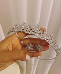 כתר קרח מאבני זרקון