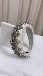 קשת לבנה לכלה מאבני קריסטל